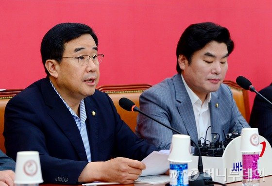 새누리당 정책위의장 김정훈이 지난 11일 서울 여의도 국회에서 열린 원내대책회의에서 모두발언을 하고 있다. /사진=뉴스1