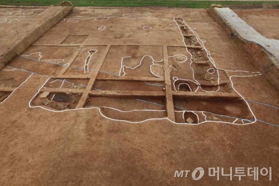 전북 익산 왕궁리 유적에서 발견된 부엌 터. /사진제공=문화재청