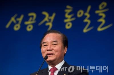 정갑윤 국회부의장이 지난 3월19일 서울 여의도 국회 헌정기념관에서 열린 JCI창립 100주년 기념 2015 통일청년포럼에 참석해 축사를 하고 있다./사진= 뉴스1