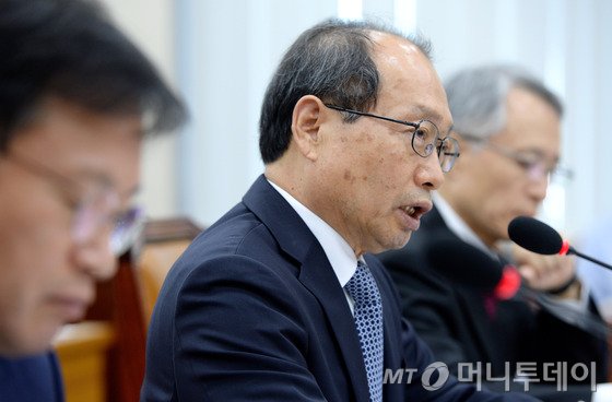 장명진 방위사업청장이 17일 오전 서울 여의도 국회 국방위원회의 방위사업청, 국방기술품질원 등에 대한 국정감사에서 의원들의 질의에 답하고 있다. /사진=뉴스1