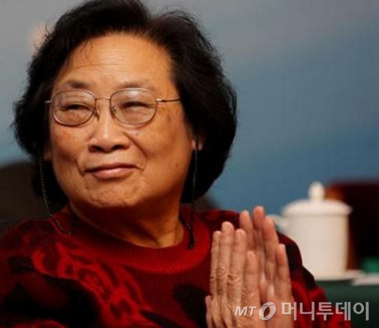 2015 노벨생리의학상 수상자로 알려진 중국인 투유유 교수는 2011년 일찌감치 노벨생리의학상의 풍향계라는 미국 앨버트 래스커상을 수상하며 노벨상 후보감으로 꼽혔다.