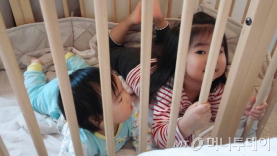 아기침대 베이비크립에 쓰는 린넨도 고급사양을 쓴다/사진=이지혜 기자