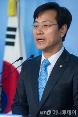 오영식 새정치민주연합 최고위원. 2014.12.18/뉴스1  <저작권자 © 뉴스1코리아, 무단전재 및 재배포 금지>