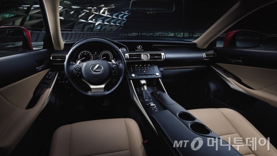 2016 뉴 IS200t/사진제공=렉서스코리아