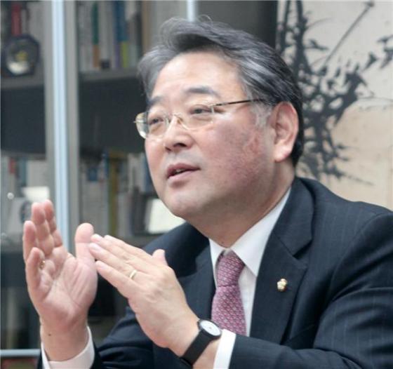 ▲길정우 2015유엔청소년환경총회 조직위원장(국회의원)