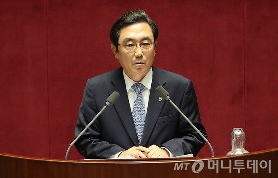 경대수 새누리당 의원이 지난 6월 23일 서울 여의도 국회에서 열린 교육·사회·문화 분야 대정부질문에서 모두발언을 하고 있다./사진=뉴스1