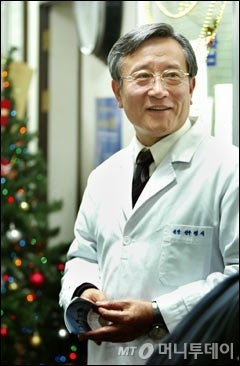 요셉의원 설립자인 고 선우경식원장은 '노숙자의 아버지' '쪽방촌의 슈바이처'로 불리며 가난한 환자들의 생명을 구하는데 평생을 바쳤다.