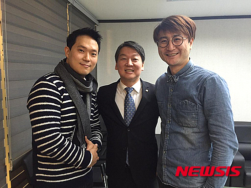 ↑지난 15일 서울시 마포구 국민의당 당사에서 안철수 국민의당 인재영입위원장(가운데)과 만난 이준서 에코준컴퍼니 대표(오른쪽).