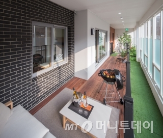 은평 지웰 하우스 모델하우스 테라스 사진.