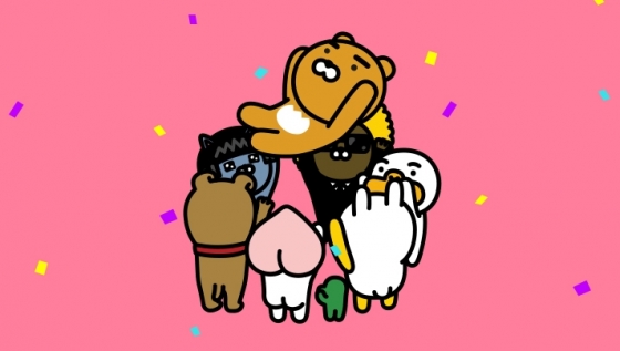 카카오톡 이모티콘 중 가장 큰 인기를 얻은 카카오프렌즈 캐릭터들. 카카오는 최근 신규 캐릭터인 '라이언'(가운데)을 추가했다. 라이언은 갈기가 없는 게 콤플렉스인 수사자다.