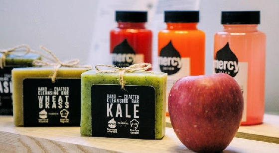 요리를 테마로 진행중인 동구밭지기 프로그램에 열중하고 있는 참가자들