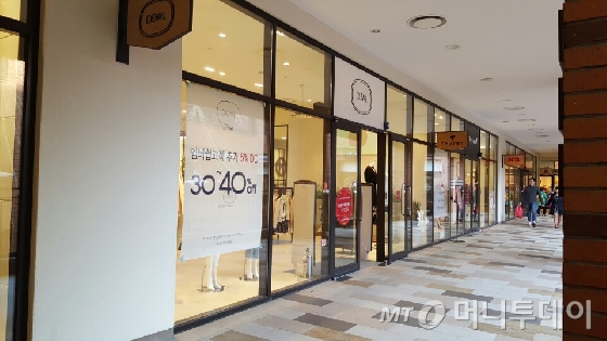 여성복 매장에 이어져 있는 경기 파주 A 아울렛 매장./사진=이미영 기자