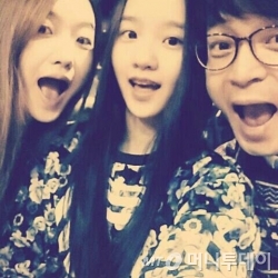 가수 박학기(오른쪽)와 두딸 승연(왼쪽),정연.