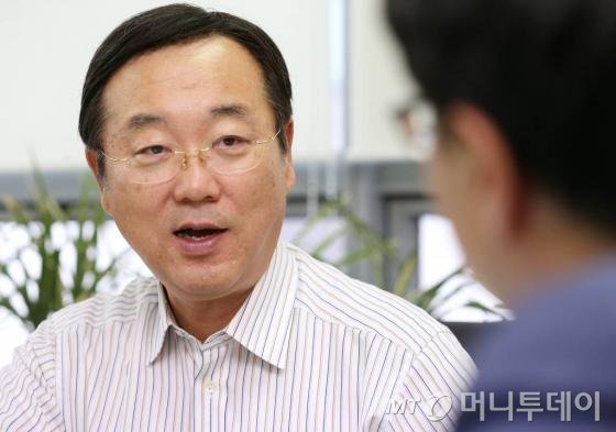 2015.07.22 머니투데이 the30과 인터뷰하는 김종석 여의도연구원장/사진=이동훈 머니투데이 기자