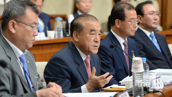 이홍훈 법조윤리협의회장이 지난해 6월10일 오전 서울 여의도 국회에서 열린 황교안 국무총리 후보자 인사청문회에서 증인으로 출석해 의원들의 질의에 답하고 있다. /사진=뉴스1