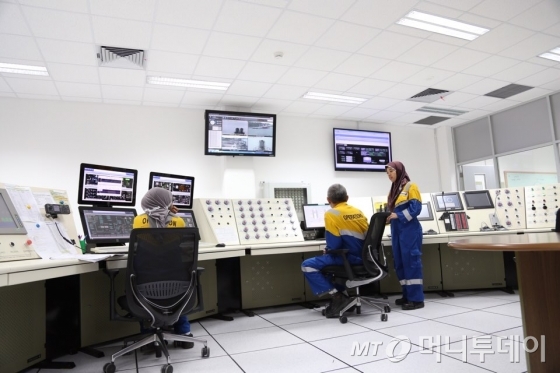 인도네시아 DS LNG플랜트의 메인컨트롤룸(MCR)/사진=김민우 기자