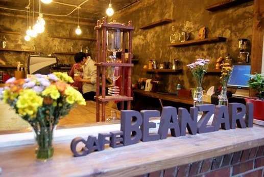 카페 자리 선유도 점. 카페 5개 매장 전 직원 가운데 평균 4-5명이 위기 청소년들이다.