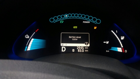 83km를 달리자 배터리가 부족하다는 경고등이 떴다./사진=장시복