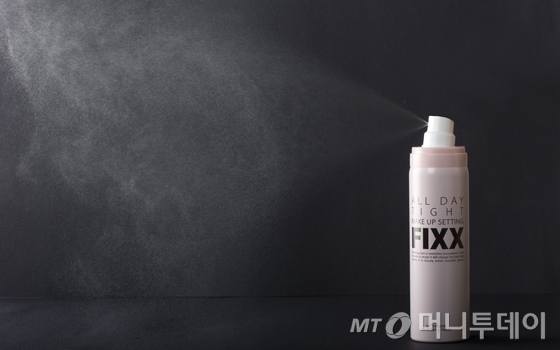 /사진=쏘내추럴 '올데이 타이트 메이크업 세팅 픽서'