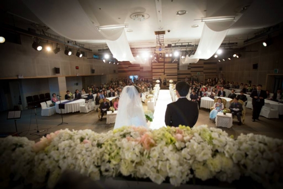 서울여성플라자는 동작구 대방동에 위치해있다. 20~280명까지 수용 가능한 연회장을 보유하고 있다.