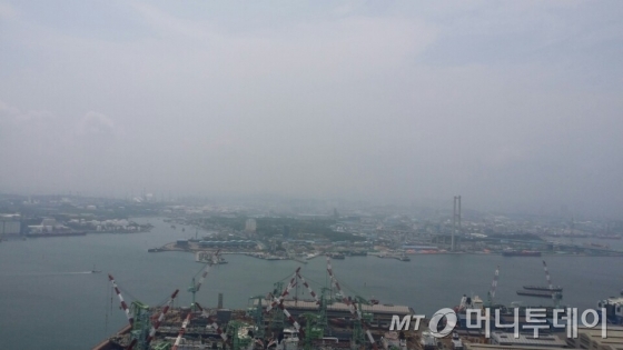 9일 오후 울산대교 전망대에서 바라본 울산의 모습. /사진=정혜윤 기자.