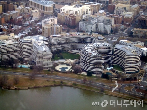 미국 최악의 정치스캔들인 '워터케이트 사건'의 발단이 된 워터게이트 호텔./사진출처=위키피디아