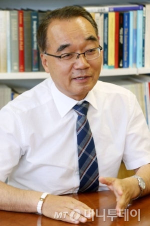 박재완 한반도선진화재단 이사장