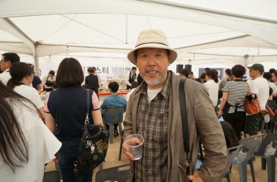 왈츠와 닥터만 커피박물관장 박종만 동문