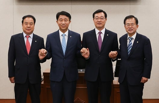 더불어민주당 민홍철 의원의 고등군사법원 군판사 시절 모습.