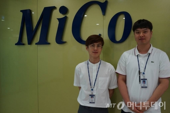 일학습병행제 우수기업인 미코의 학습근로자 이준성씨(오른쪽)와 이대진씨.