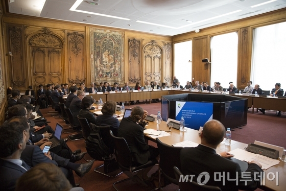 한국의 경제협력개발기구(OECD) 가입 20주년을 기념해 8일(현지시간) 프랑스 파리 OECD 본부에서 기념세미나가 열렸다. (사진제공=주OECD대한민국대표부)
