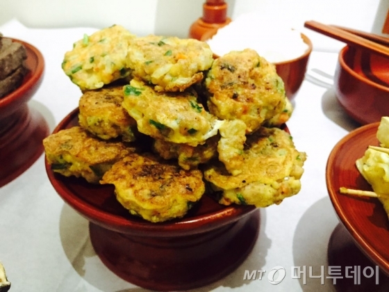 차례상에 올린 육원전. B기자는 오후 내내 후라이팬 앞을 떠나지 못하고 전을 부쳤다./사진=박지윤 기자