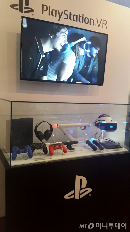 /소니의 '플레이스테이션 VR'