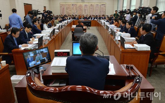 7일 오전 서울 여의도 국회에서 교육문화체육관광위원회의 경기도교육청 등에 대한 국정감사가 열리고 있다. 2016.10.7/뉴스1 <저작권자 © 뉴스1코리아, 무단전재 및 재배포 금지>