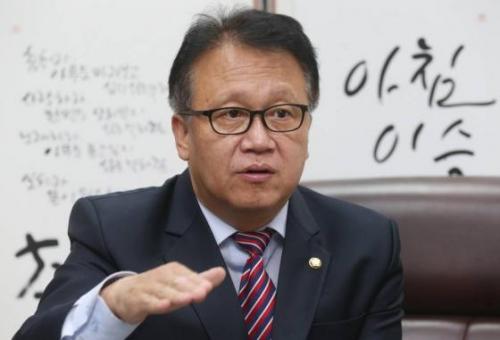 머니투데이 더300과 인터뷰하는 민병두 더불어민주당 의원/민병두 의원실