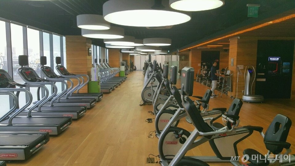 차움의원의 헬스장. 최근 차움의원은 이 헬스장만 드나들 수 있는 연간 500만원 회원권을 따로 만들어 회원을 모집했다. 회원 A씨는 "모두 현찰로 받은 것으로 안다"며 "이 회원권 발부로 기존 회원들 사이에서 불만이 많았다"고 전했다. /사진제공=차움의원 회원 A씨