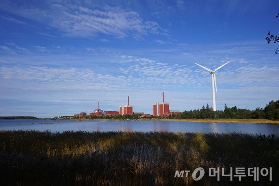 핀란드 에우라요키 인근 올킬루오토 섬에 자리 잡은 원전 올킬루오토 1·2호기의 모습 / 사진=이동우 기자