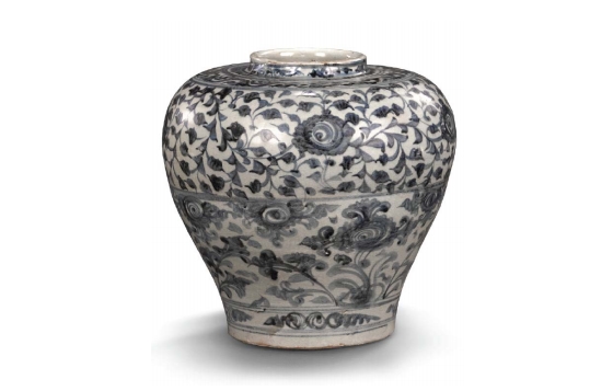 난아호 1호에서 발굴된 '청화 꽃 넝쿨무늬 항아리'. /사진제공=문화재청