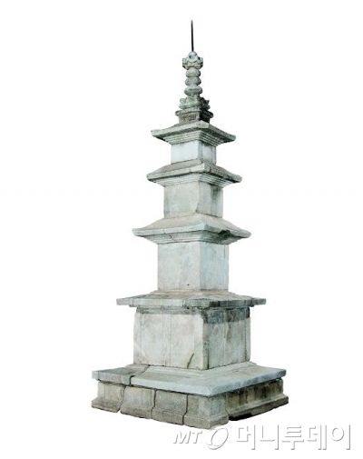 케이옥션의 겨울경매 출품작인 삼층석탑. /사진제공=케이옥션