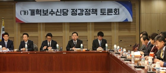 주호영 개혁보수신당 원내대표가 3일 오전 서울 여의도 국회 의원회관에서 열린 정강정책토론회에서 모두발언하고 있다/사진=뉴스1