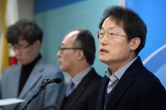 조희연 서울시교육감이 4일 오전 서울 종로구 서울시교육청에서 열린 신년 기자회견에서 2017년도 서울교육정책 운영방향을 발표하고 있다./뉴스1