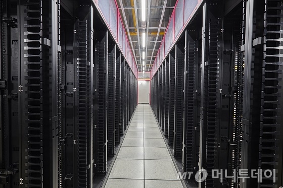LG유플러스 평촌 '메가센터'의 서버실 모습. /사진제공=LG유플러스.