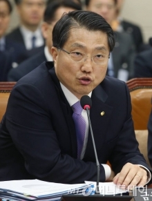 진웅섭 금융감독원장. / 사진=이동훈 기자