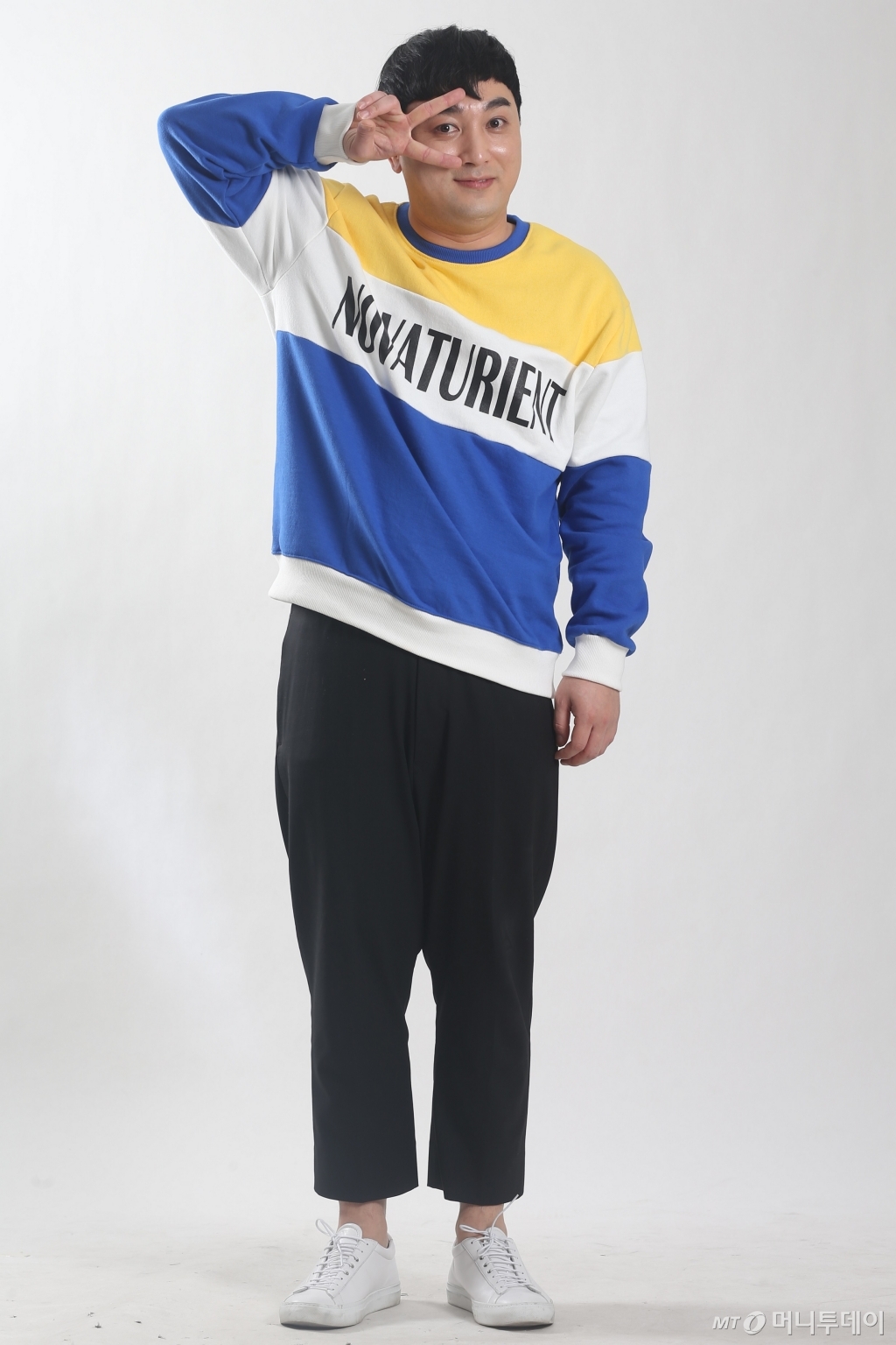 슬랩스틱 류보다 스토리텔링 개그에 소질이 있는 개그맨 황제성은 급소를 찌르는 언어유희와 엽기적 멘트로 손대는 작품마다 '히트'시키며 승승장구하고 있다. 최근 그가 합류한 tvN '코미디빅리그'의 새 코너 '리얼극장 선택'은 1분기 1위에 올라 시청자의 큰 관심을 받았다. /사진=임성균 기자