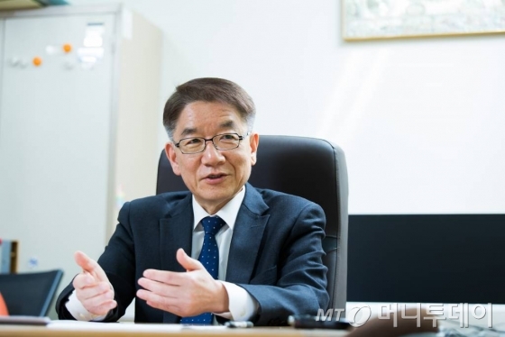 백웅기 KDI 수석이코노미스트(상명대 교수)