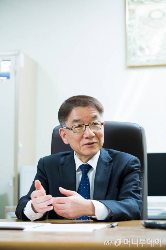 백웅기 KDI 수석이코노미스트(상명대 교수)