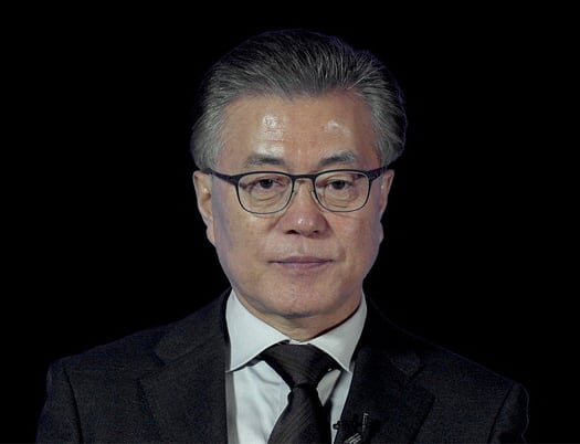 영화 '노무현입니다'에 등장하는 문재인 대통령 모습 캡처