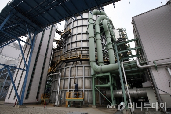 영흥화력발전소의 탈황설비./사진제공=한국남동발전