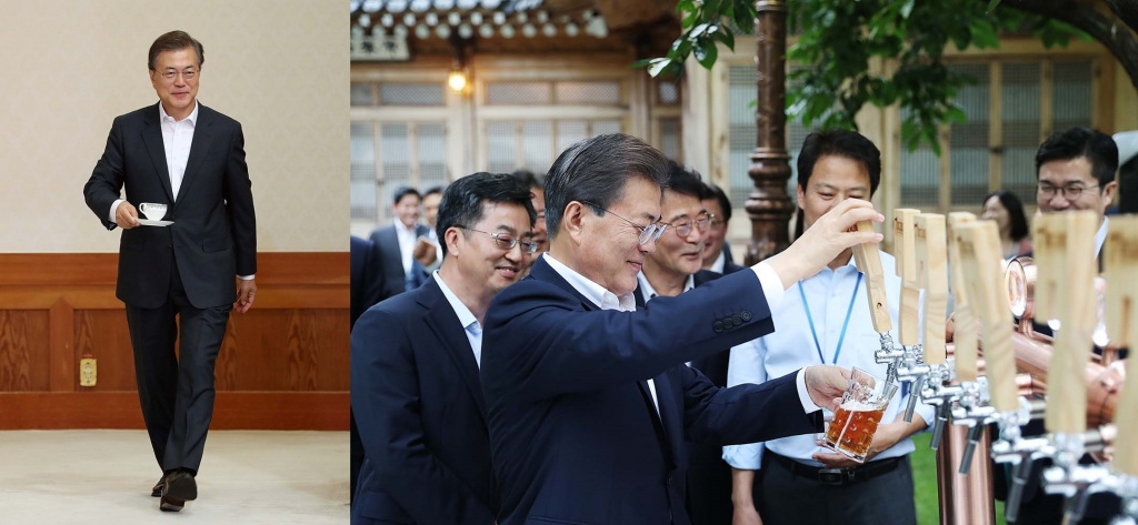 커피를 든 문재인 대통령. 세븐브로이 맥주를 따르는 문 대통령(왼쪽부터). /사진=뉴스1