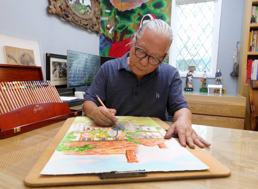 김 이사장의 최대 목표 중 하나는 2012년 시행된 '만화진흥법'을 개정하는 것이다. 그는 "지금의 만화진흥법은 대부분 선언적인 내용"이라며 "개정을 통해 국내 만화·웹툰 시스템을 보완할 것"이라고 말했다. /파주=홍봉진 기자